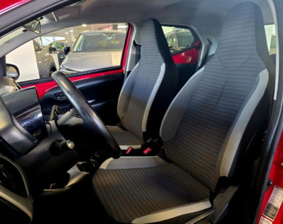 Toyota Aygo 1.0 VVT-i 72 CV 5 porte x-play (7)