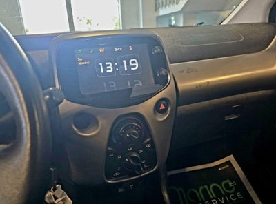Toyota Aygo 1.0 VVT-i 72 CV 5 porte x-play (9)