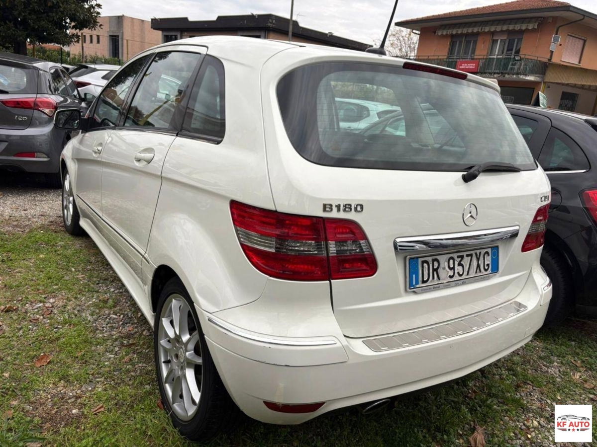 Mercedes-Benz Classe B 180 CDI Sport (7)