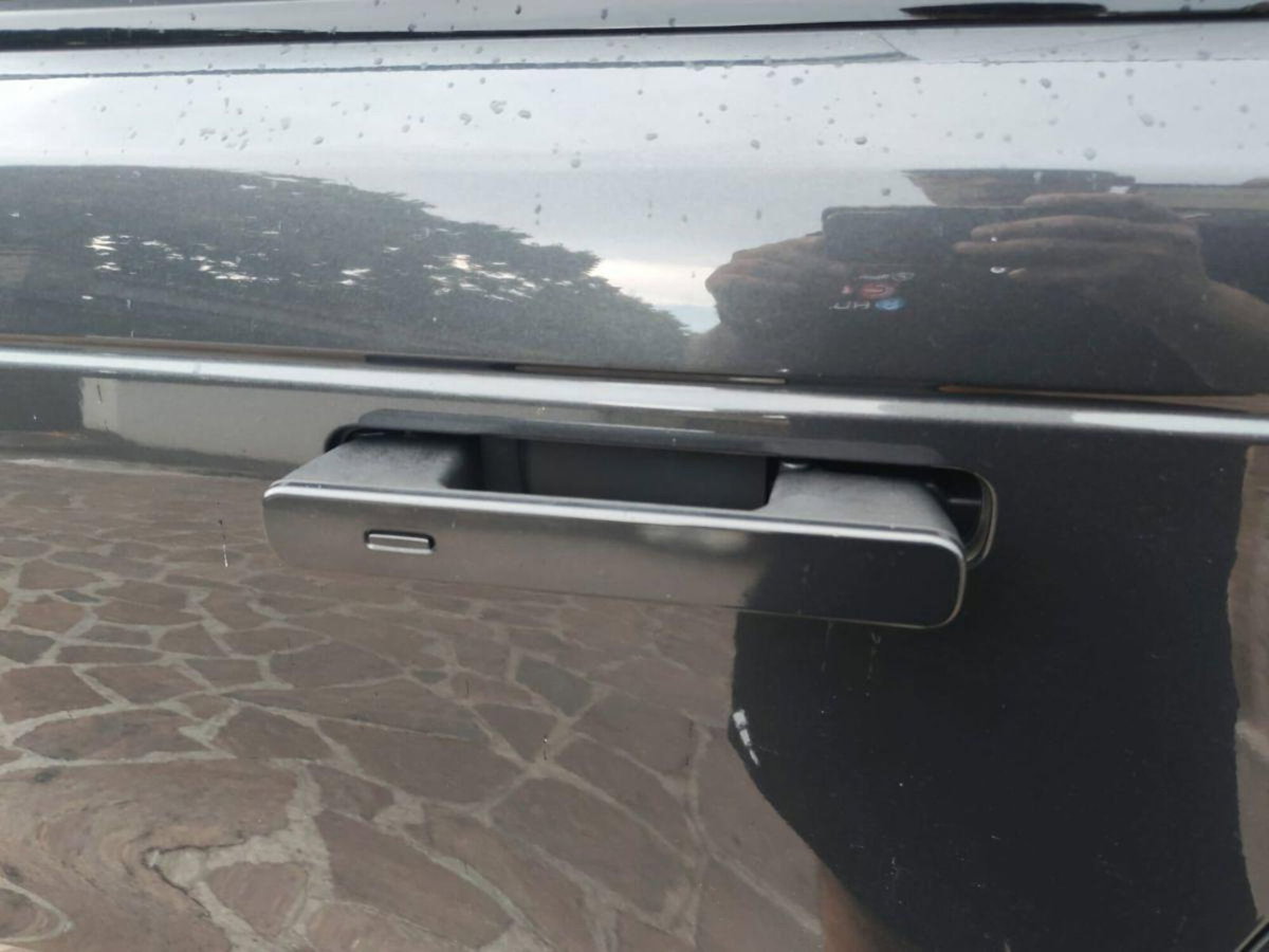 Land Rover Range Rover Velar 2.0D I4 240 CV HSE (7)