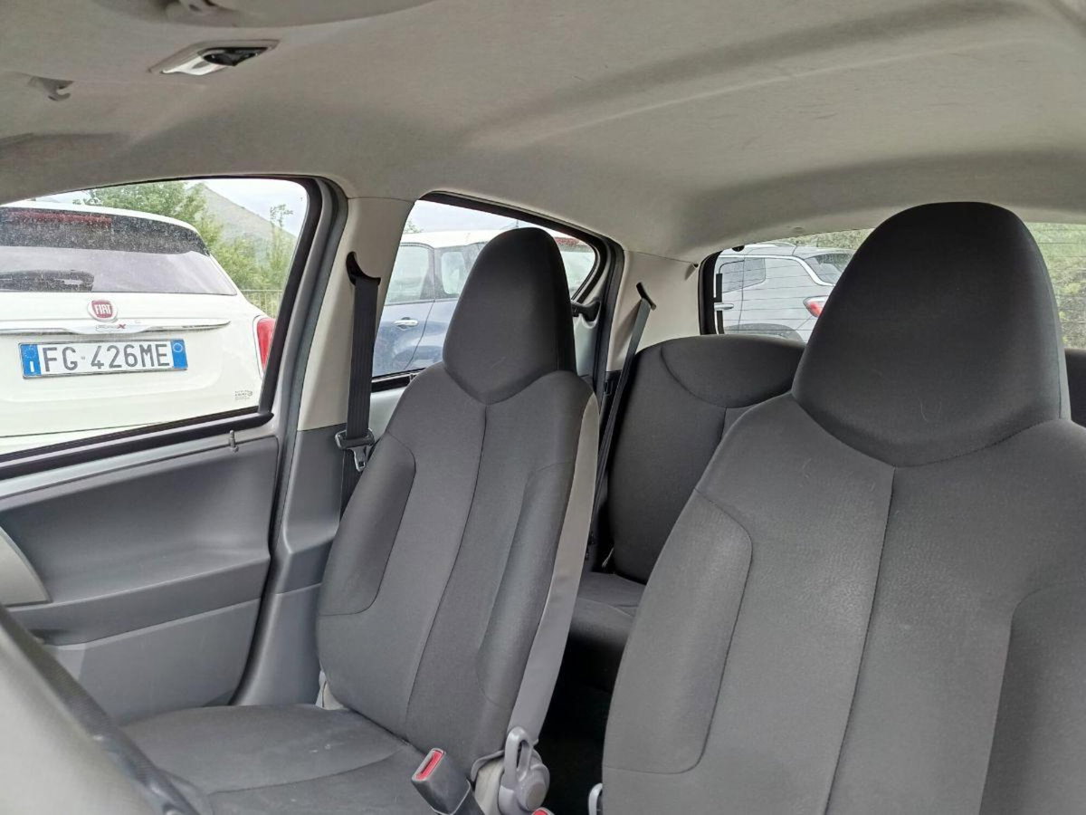 Toyota Aygo 1.0 12V VVT-i 5 porte Deep Ocean Connect (12)