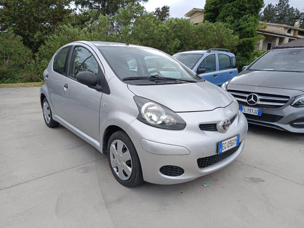 Toyota Aygo 1.0 12V VVT-i 5 porte Deep Ocean Connect (5)