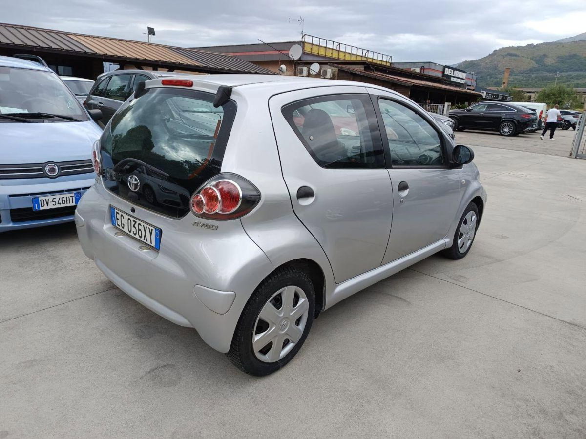 Toyota Aygo 1.0 12V VVT-i 5 porte Deep Ocean Connect (7)