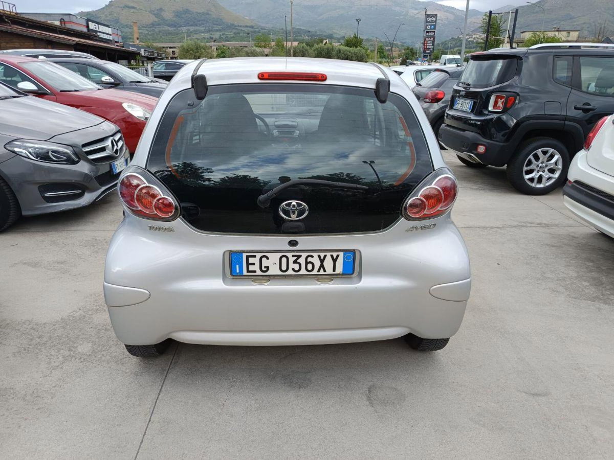 Toyota Aygo 1.0 12V VVT-i 5 porte Deep Ocean Connect (8)