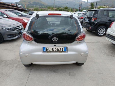 Toyota Aygo 1.0 12V VVT-i 5 porte Deep Ocean Connect (8)
