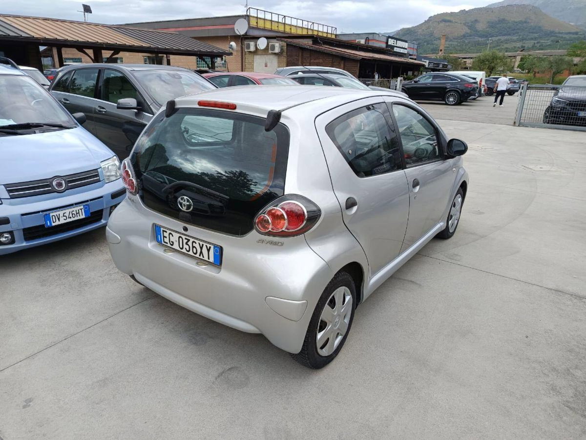 Toyota Aygo 1.0 12V VVT-i 5 porte Deep Ocean Connect (9)
