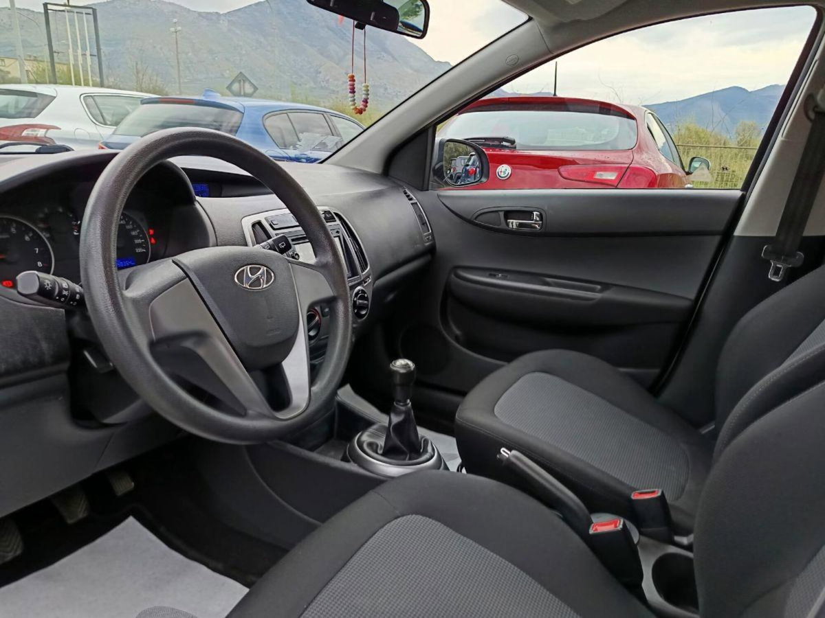 Hyundai i20 1.2 5p. Sound Edition (10)
