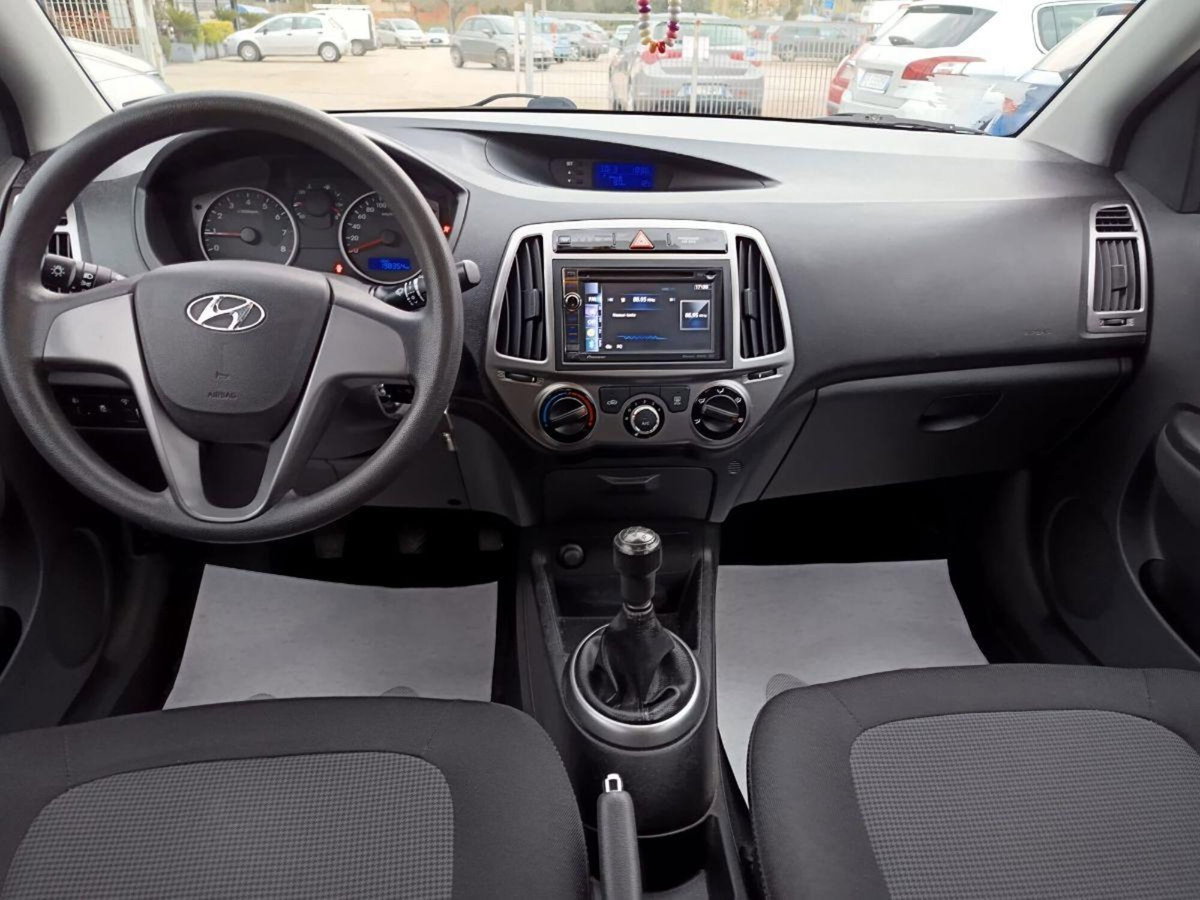 Hyundai i20 1.2 5p. Sound Edition (14)