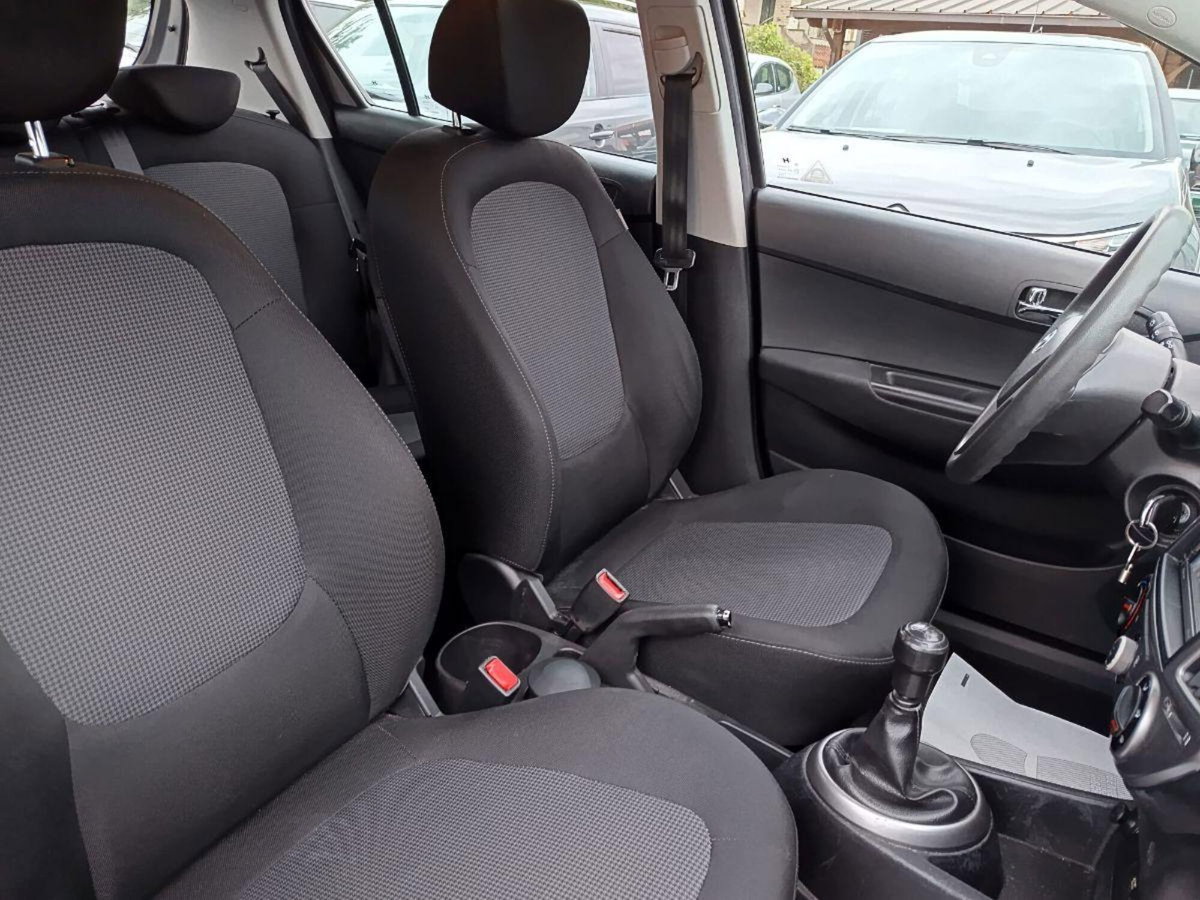 Hyundai i20 1.2 5p. Sound Edition (16)
