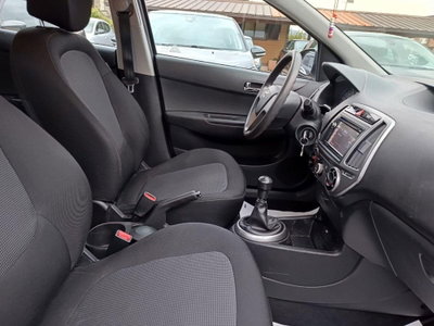 Hyundai i20 1.2 5p. Sound Edition (17)