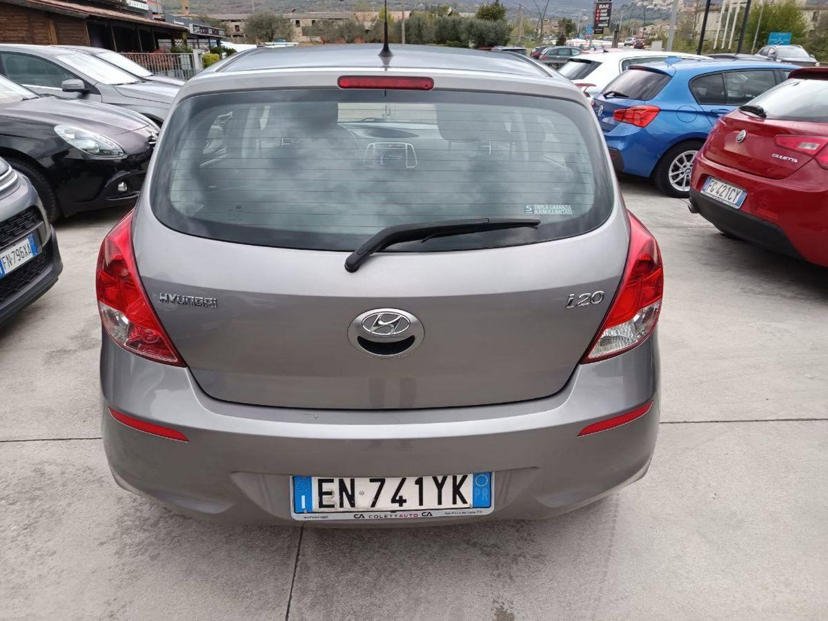 Hyundai i20 1.2 5p. Sound Edition (8)