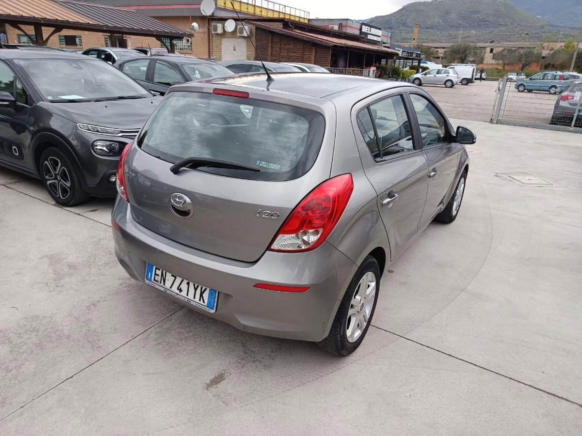 Hyundai i20 1.2 5p. Sound Edition (9)
