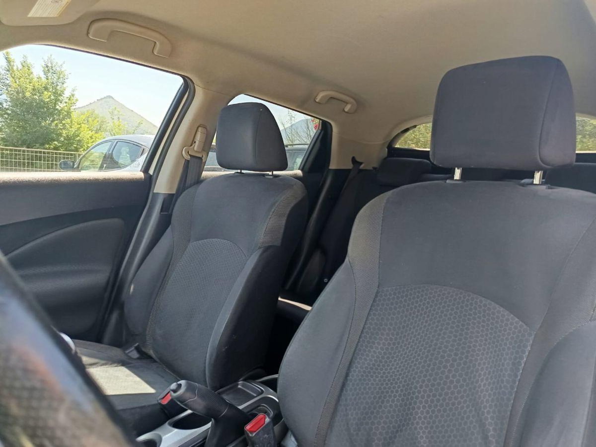 Nissan Juke 1.6 Acenta (12)