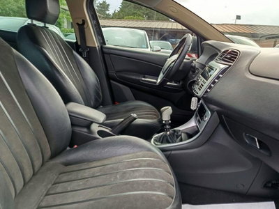 Lancia Delta 1.6 MJT DPF Gold (17)