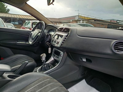 Lancia Delta 1.6 MJT DPF Gold (18)