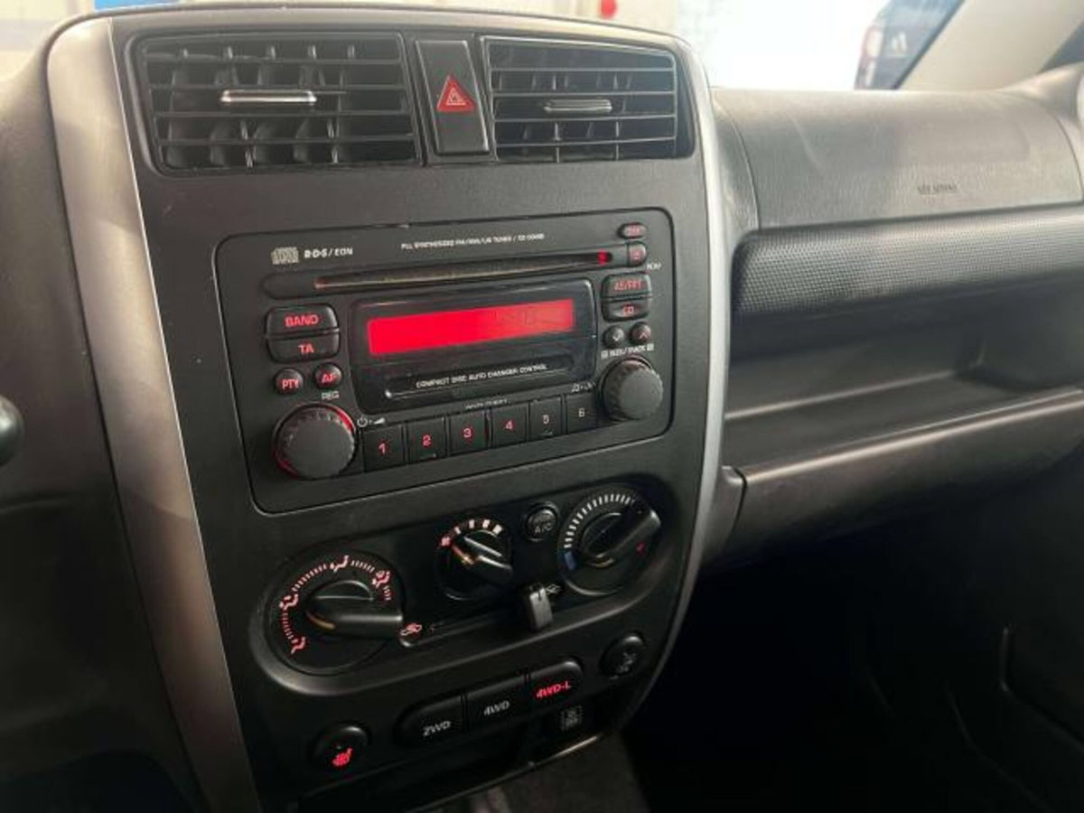 Suzuki Jimny 1.3 4WD Evolution (11)