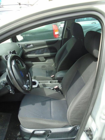 Ford Focus 1.6 TDCi (90CV) 5p. (6)