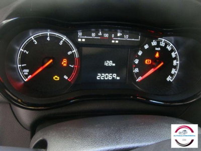 Opel Karl Rocks 1.0 73 CV (11)