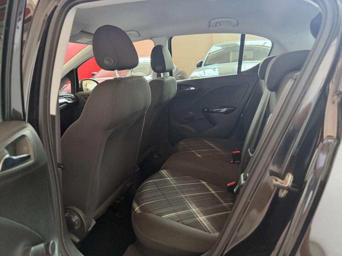 Opel Corsa 1.2 5 porte Innovation (8)