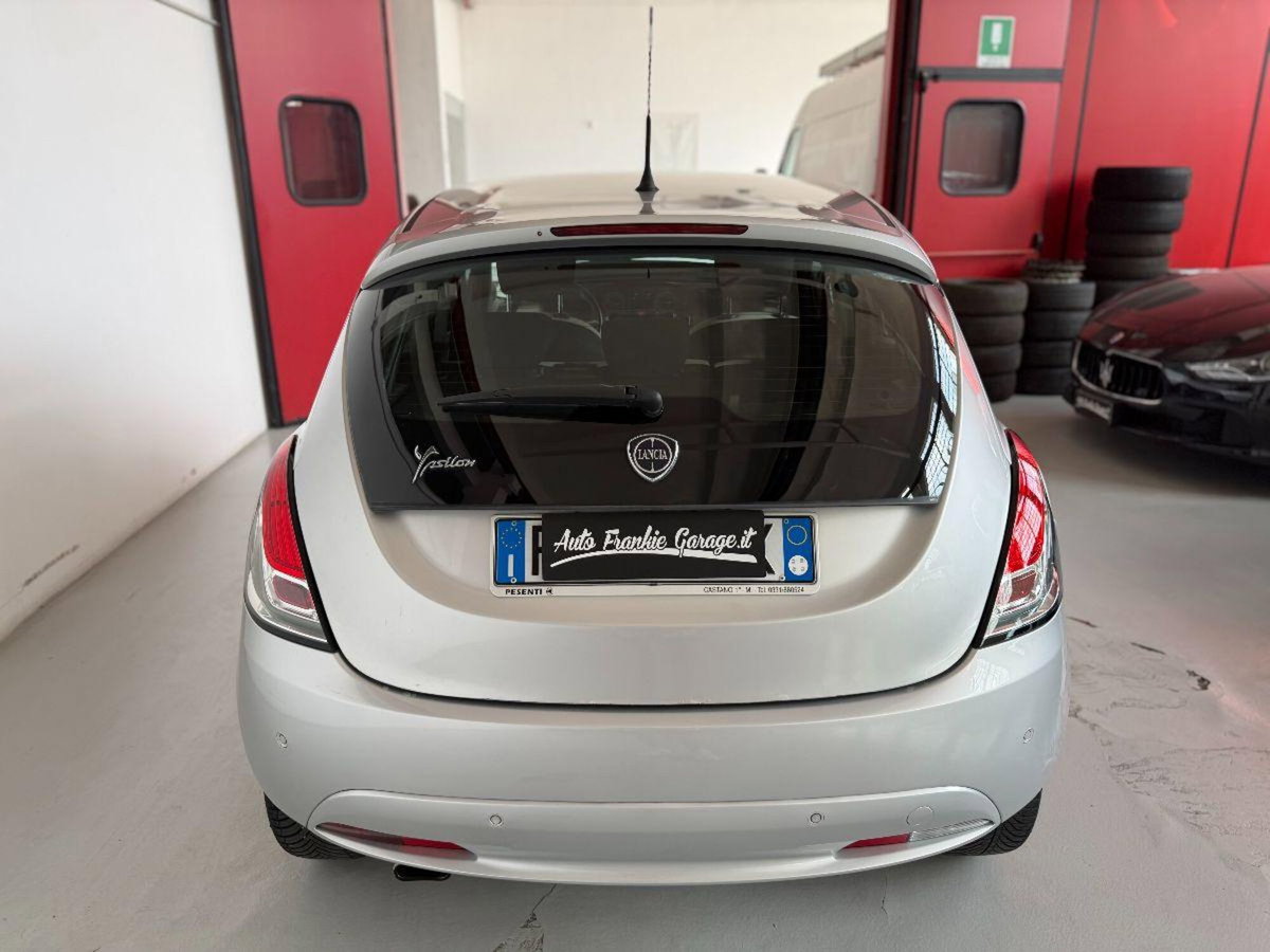 Lancia Ypsilon 1.2 69 CV 5 porte Platinum (10)