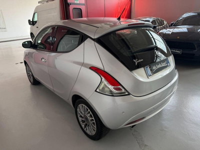 Lancia Ypsilon 1.2 69 CV 5 porte Platinum (11)