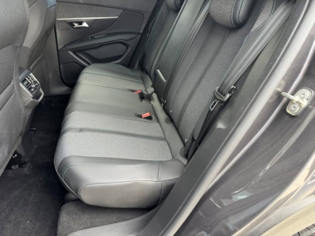 Peugeot 3008 BlueHDi 130 S&S EAT8 Allure Pack (19)