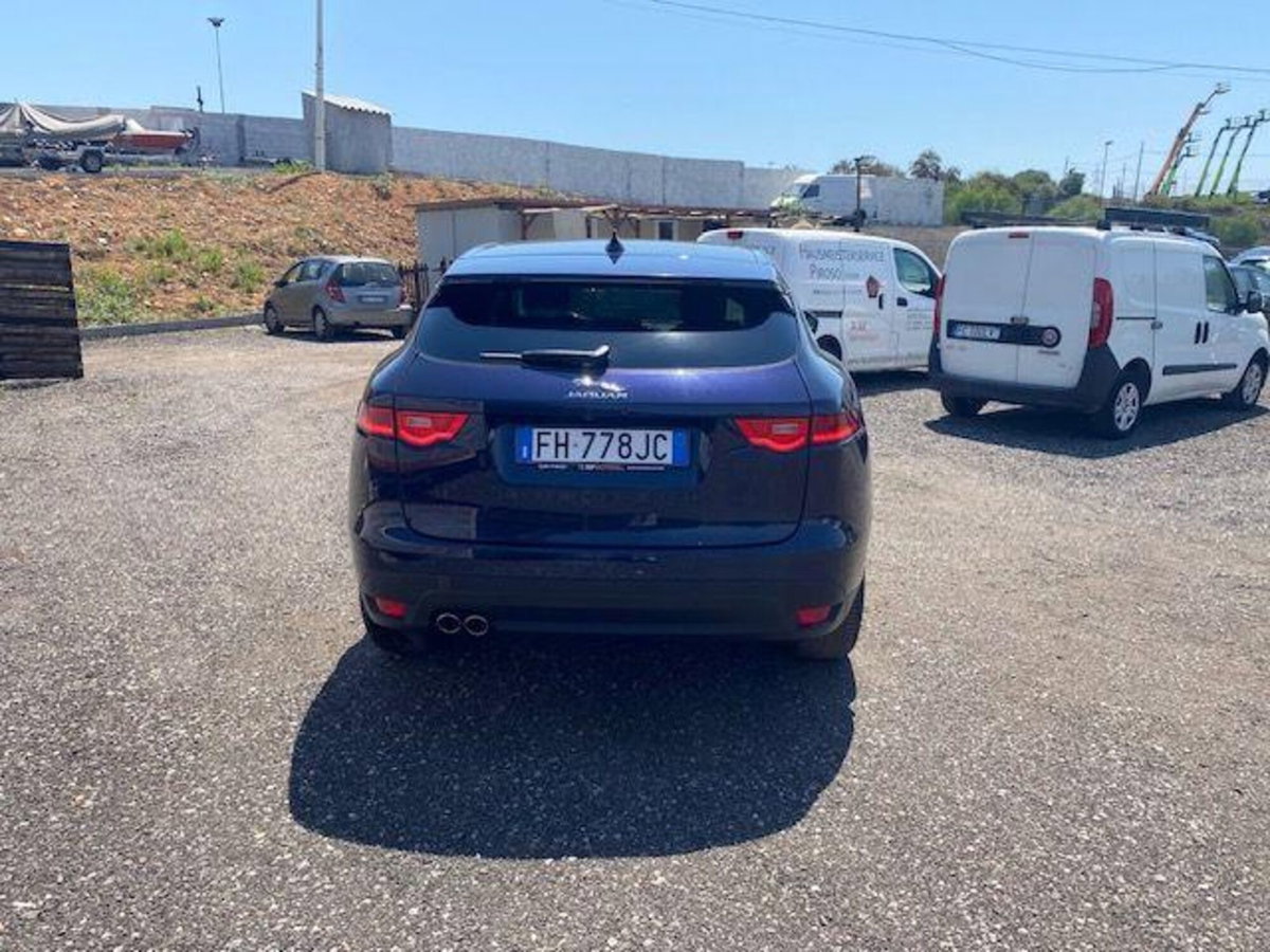 Jaguar F-Pace 2.0 D 180 CV AWD Prestige (12)