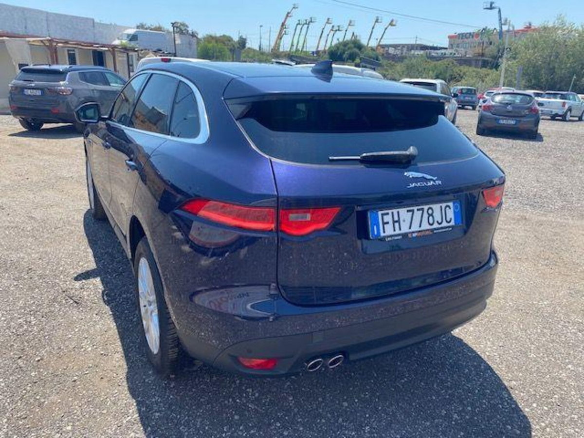 Jaguar F-Pace 2.0 D 180 CV AWD Prestige (13)