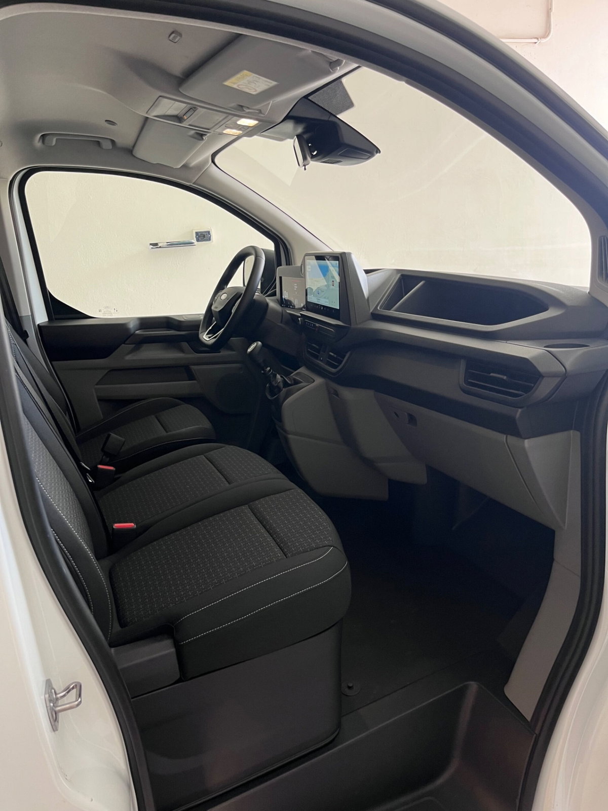 Ford Transit Custom  320 2.0 ecoblue 150cv combi M1 Trail L2H1 (13)