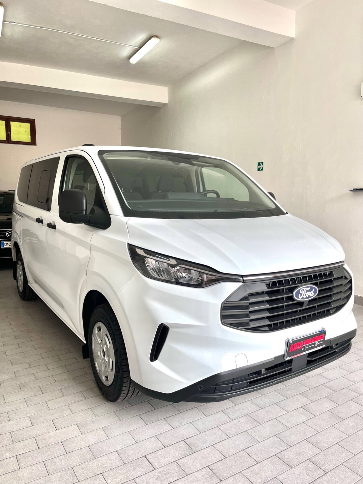 Ford Transit Custom  320 2.0 ecoblue 150cv combi M1 Trail L2H1 (3)