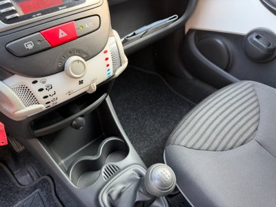Peugeot 107 68CV 5p. Urban Move (11)