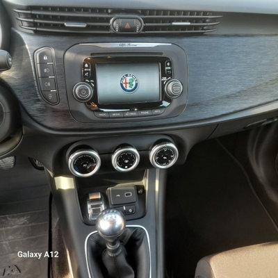 Alfa Romeo Giulietta 1.6 JTDm Ti 120cv (10)