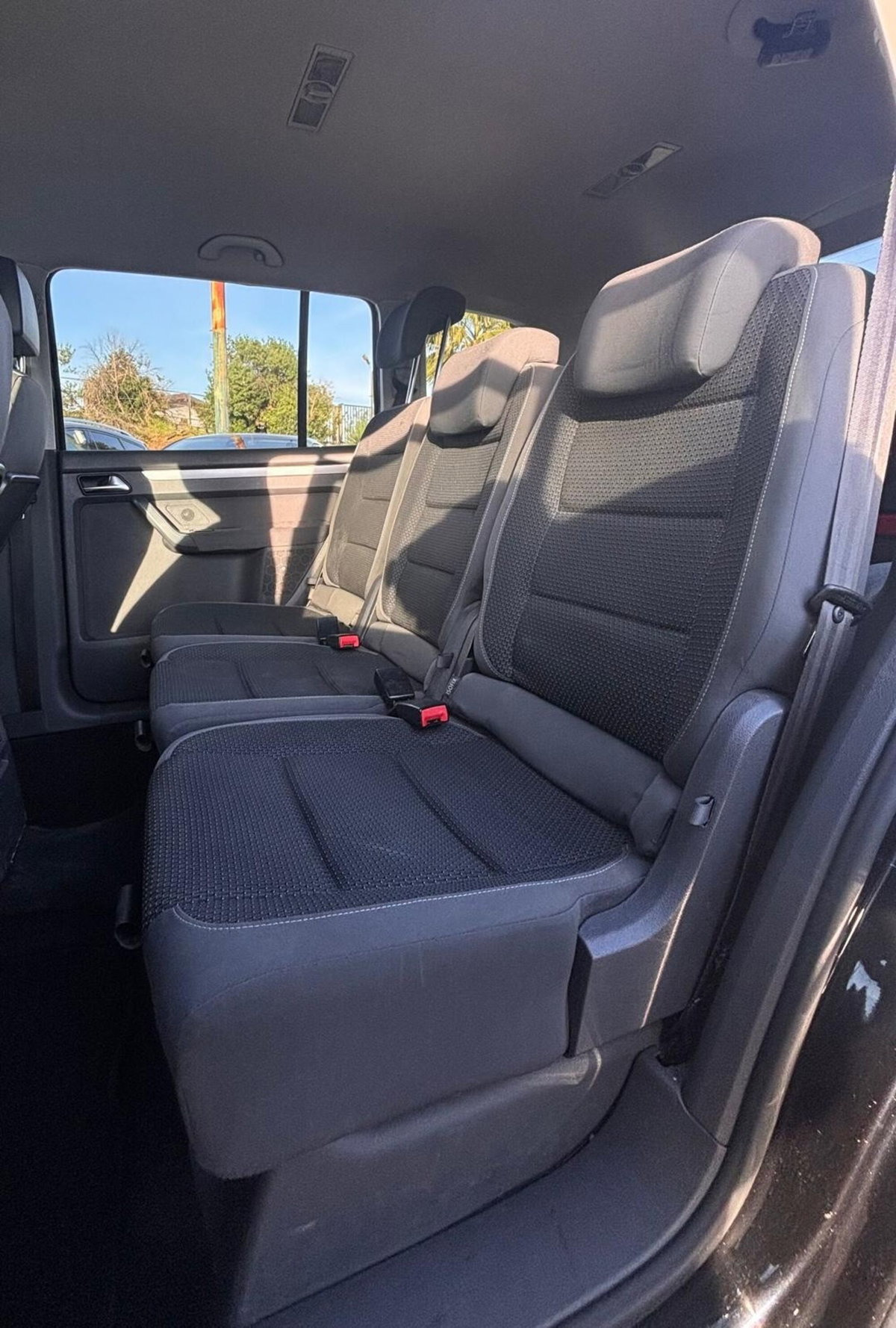 Volkswagen Touran 1.6 TDI DSG Comfortline (10)