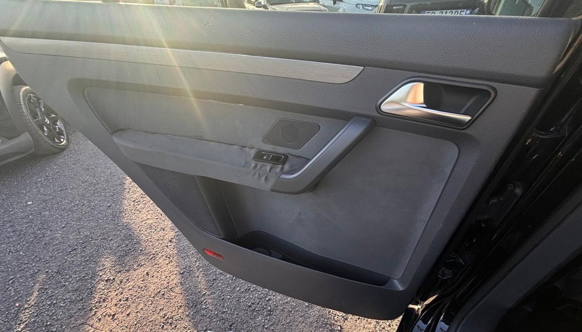 Volkswagen Touran 1.6 TDI DSG Comfortline (12)