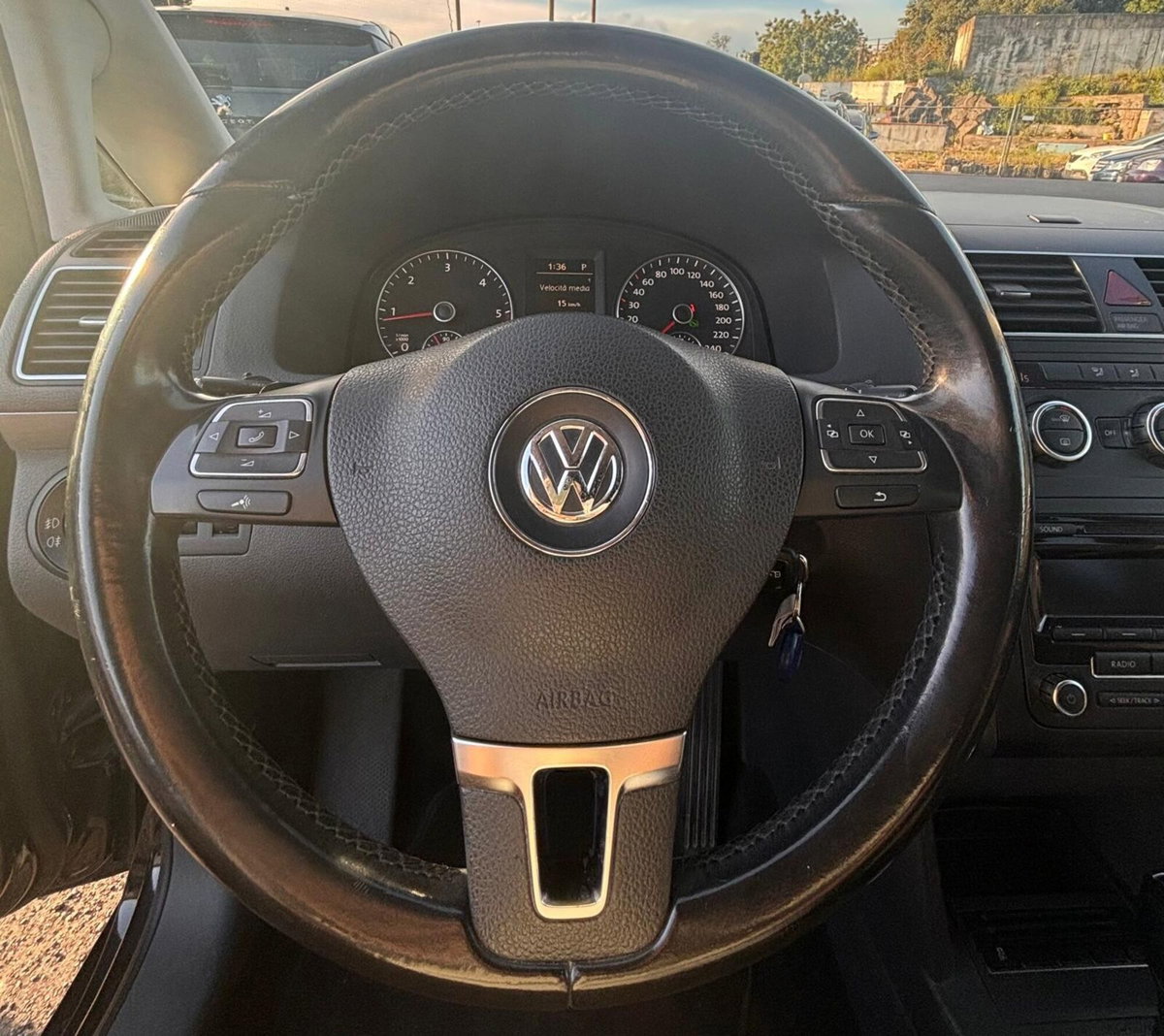 Volkswagen Touran 1.6 TDI DSG Comfortline (16)