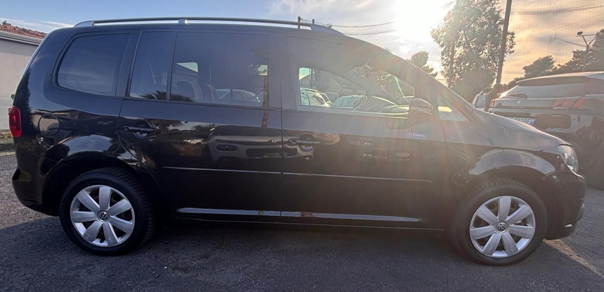 Volkswagen Touran 1.6 TDI DSG Comfortline (2)