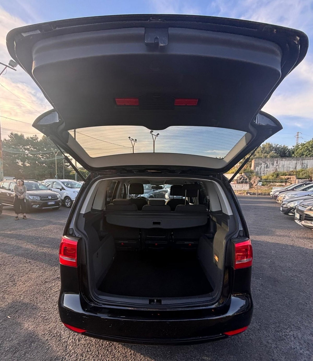 Volkswagen Touran 1.6 TDI DSG Comfortline (5)