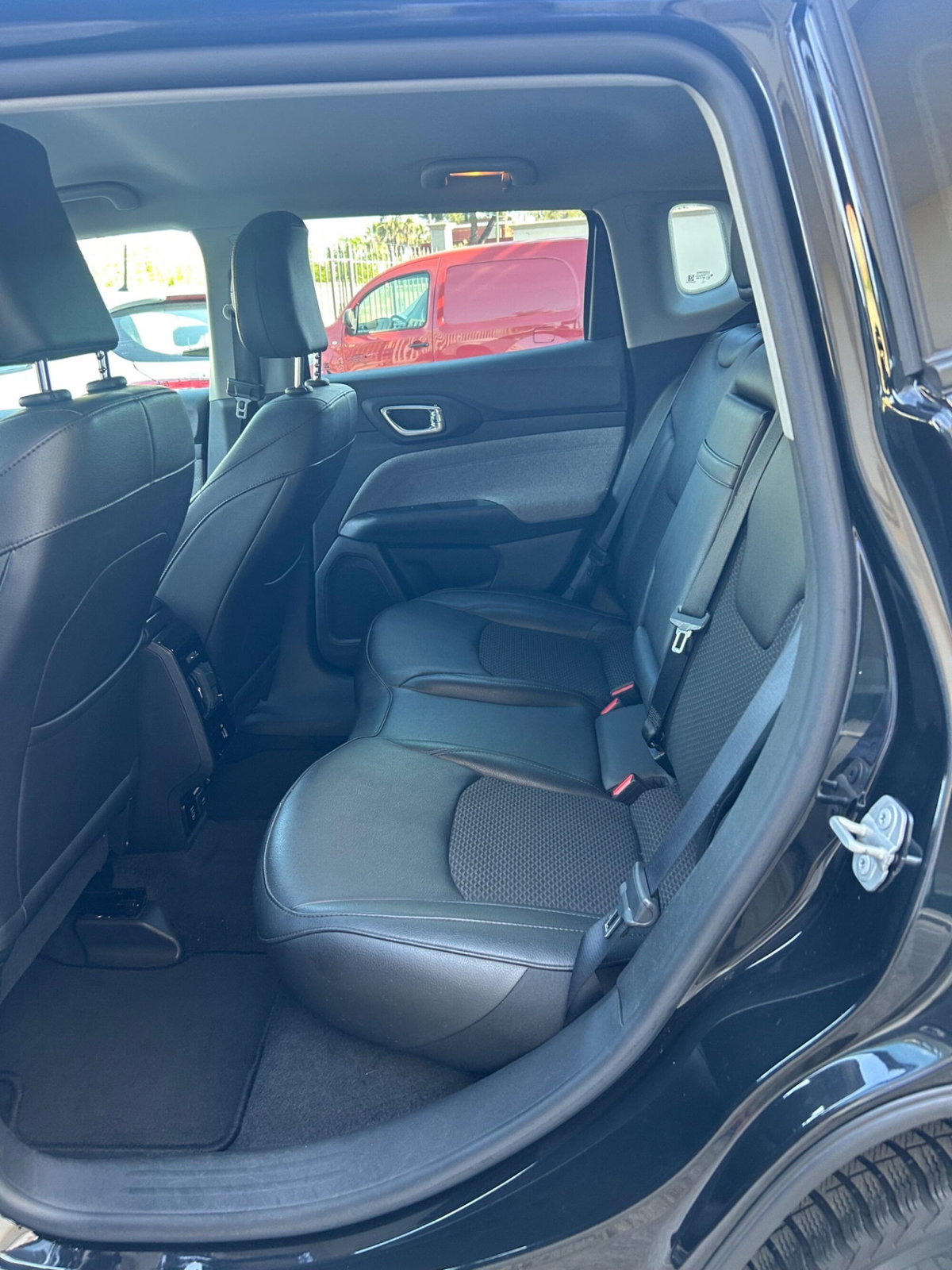 Jeep Compass 1.6 Multijet II 2WD Limited (15)