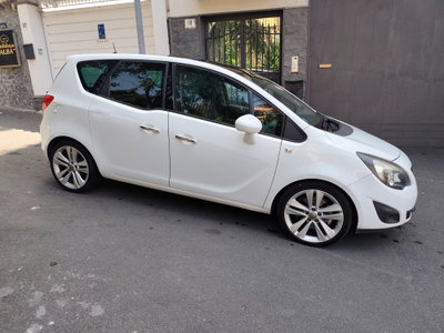 Opel Meriva 1.7 CDTI 110CV b-color Panoramic (4)