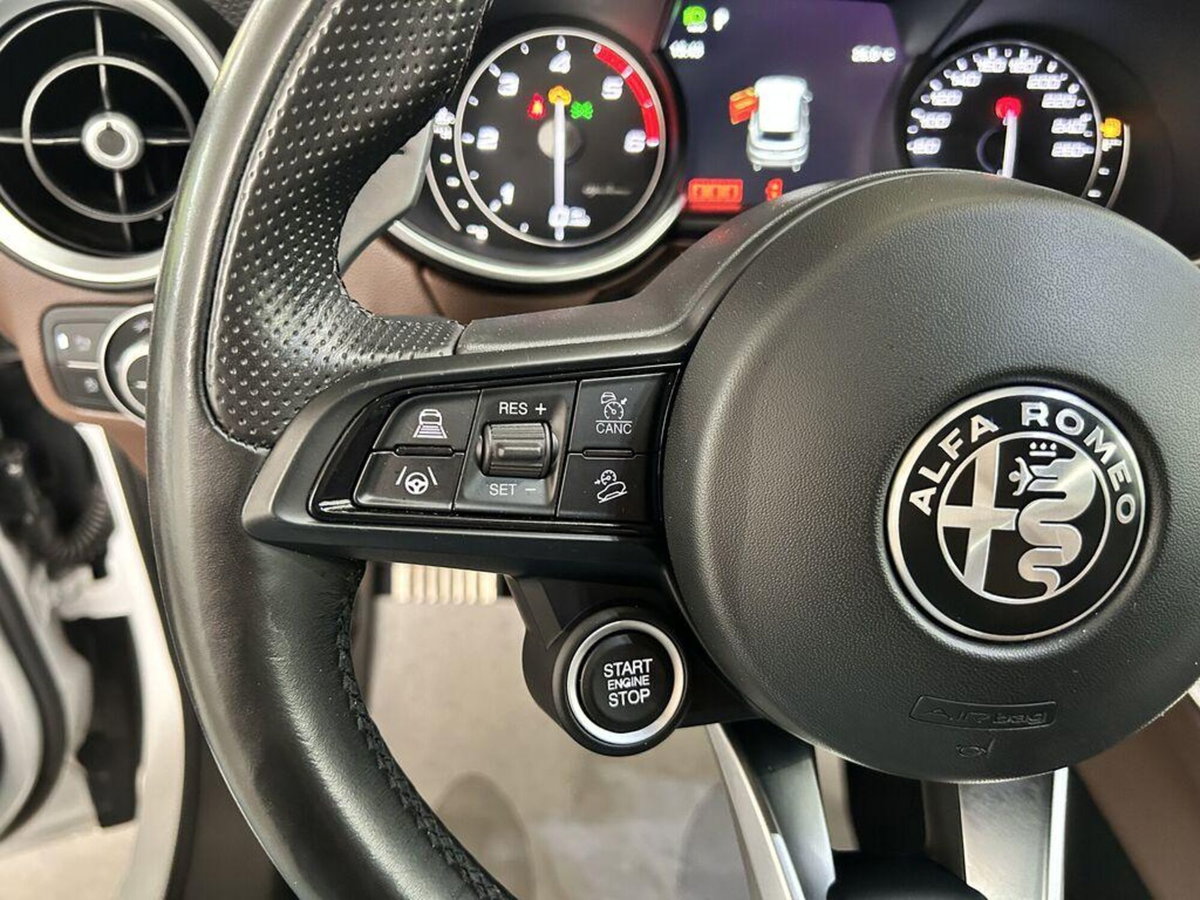 Alfa Romeo Stelvio 2.2 t Veloce Q4 210cv auto (13)