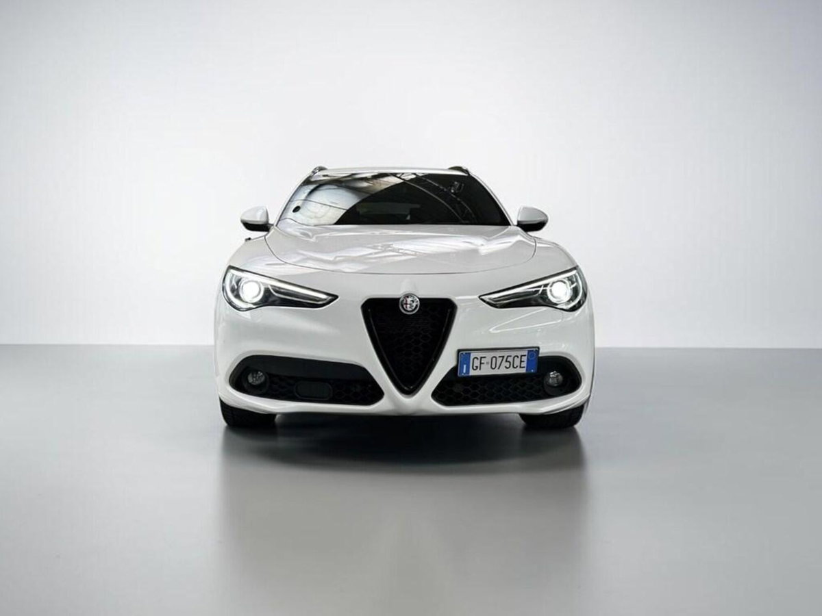 Alfa Romeo Stelvio 2.2 t Veloce Q4 210cv auto (2)