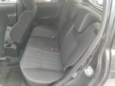 Suzuki Swift 1.3 DDiS 5 porte B-Cool Bi-Color (8)