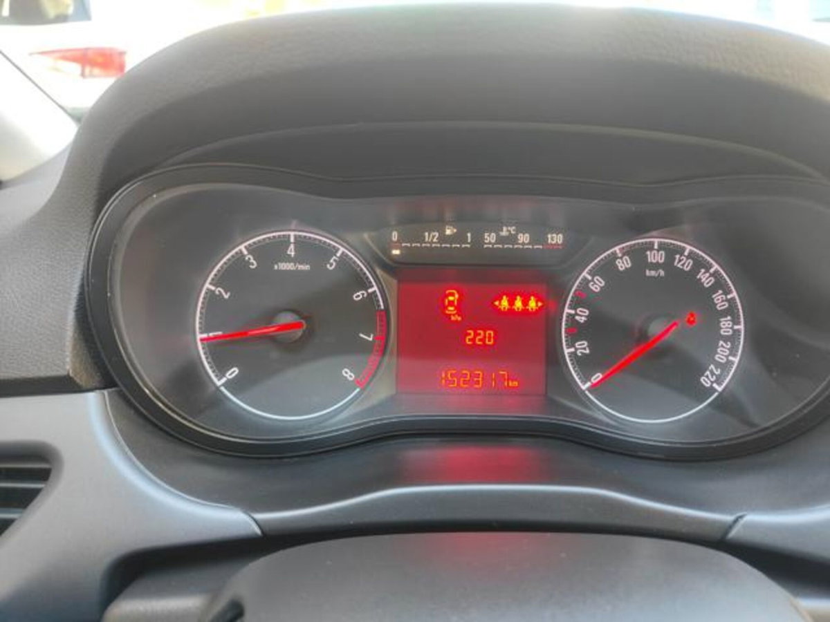 Opel Corsa 1.4 90CV GPL Tech 5 porte n-Joy (10)