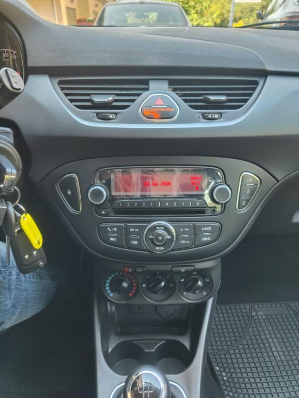 Opel Corsa 1.4 90CV GPL Tech 5 porte n-Joy (11)