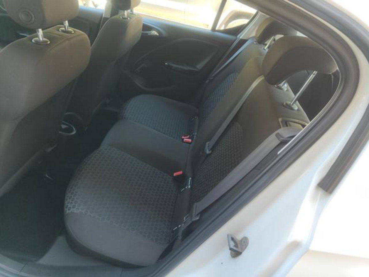 Opel Corsa 1.4 90CV GPL Tech 5 porte n-Joy (13)