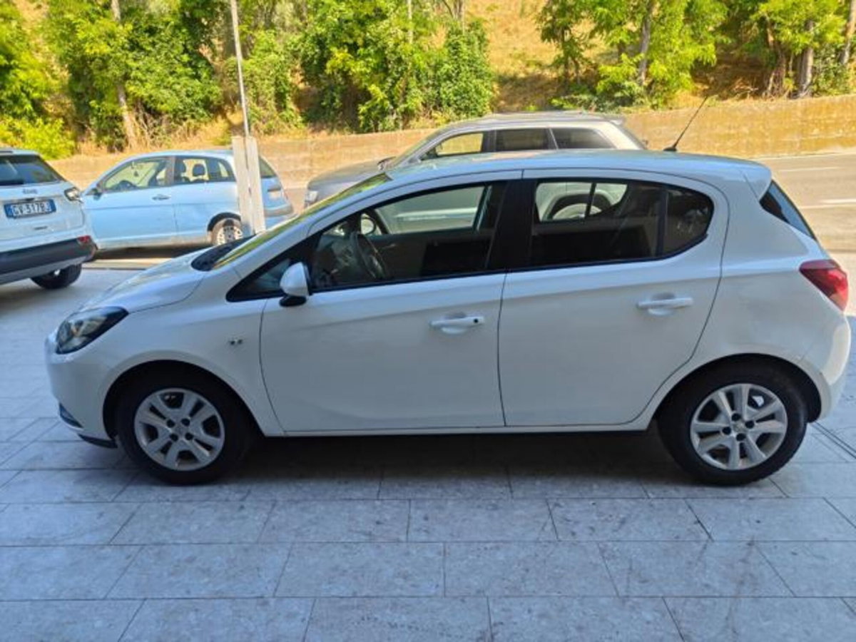 Opel Corsa 1.4 90CV GPL Tech 5 porte n-Joy (4)