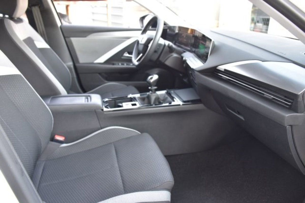 Opel Astra 1.5 Turbo Diesel 130 CV Edition (14)