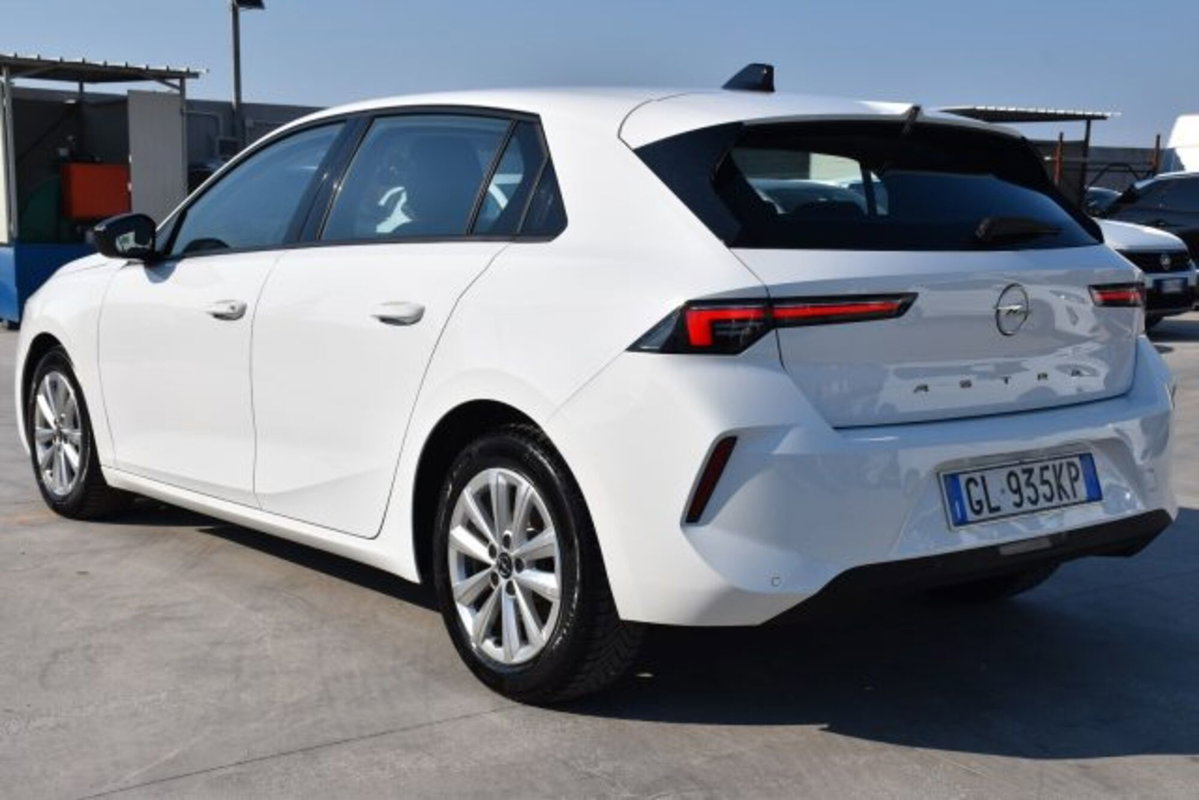Opel Astra 1.5 Turbo Diesel 130 CV Edition (6)