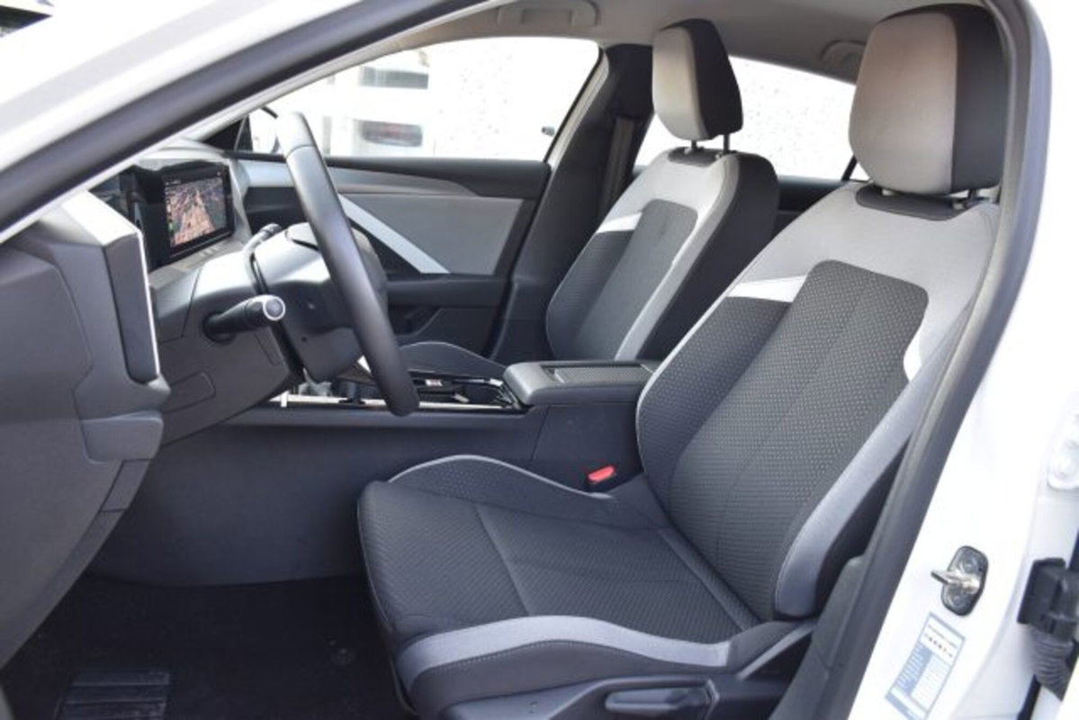 Opel Astra 1.5 Turbo Diesel 130 CV Edition (8)