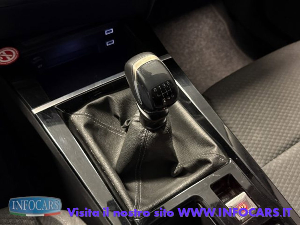 Opel Astra 1.5 Turbo Diesel 130 CV Edition (19)